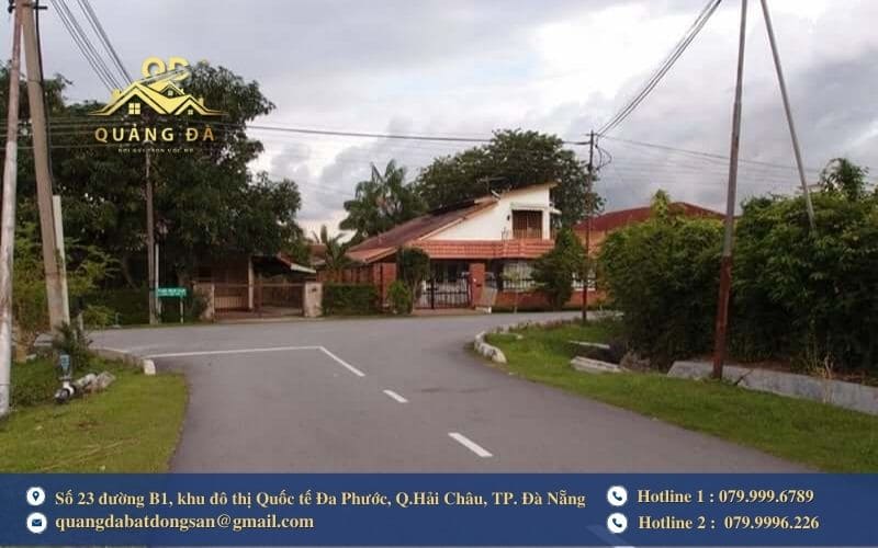 Vị trí nhà bị đâm đường, đâm hông