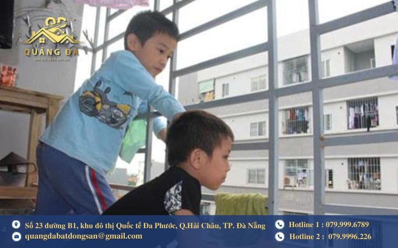 Lưu ý an toàn ban công đối với gia đình có trẻ nhỏ