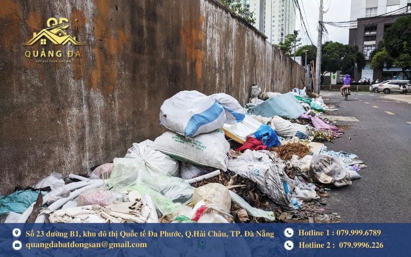 Lấn chiếm hẻm chung, xả rác bừa bãi