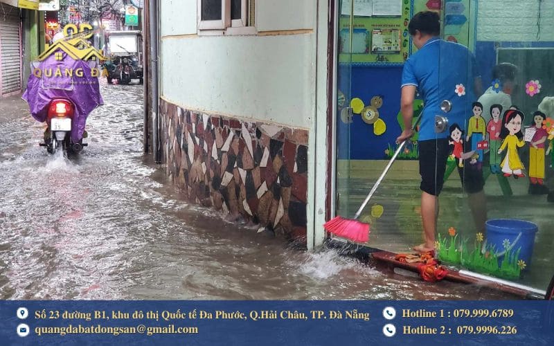 Vì sao cần tránh mua nhà ở khu vực thường xuyên ngập nước?